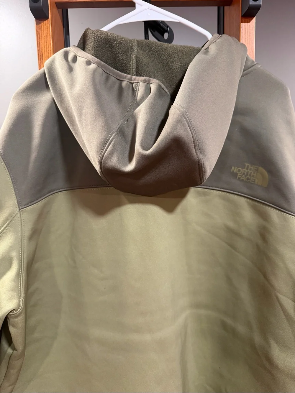 The North Face Men’s XL Apex Risor Hooded Softshell Jacket Olive Green Full Zip